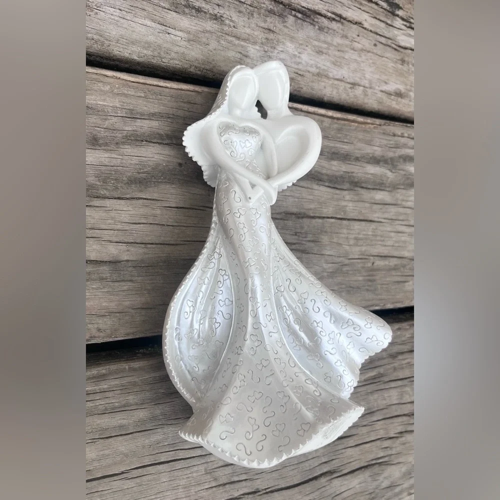 ENESCO ‘I GIVE YOU MY HEART’ CAKE TOPPER LOVE COUPLE HEART DECOR